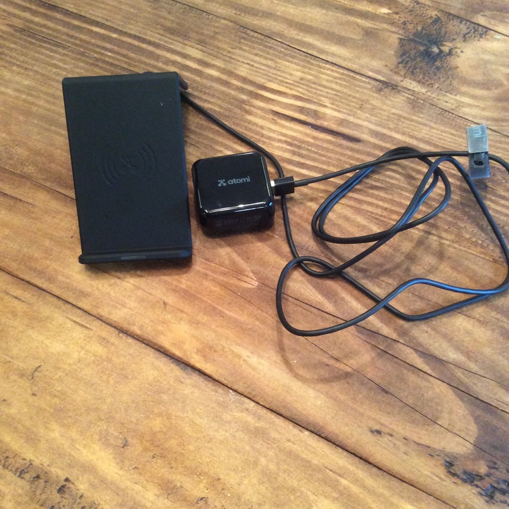 ATOMI PHONE DESKTOP CHARGER, NEW